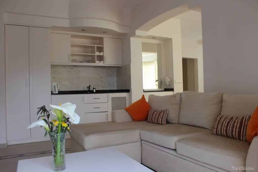 Golden Life Heights Deluxe Suites Hotel